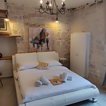 Studios Kadena Trogir - 18Th Century Stone House Εξωτερικό φωτογραφία