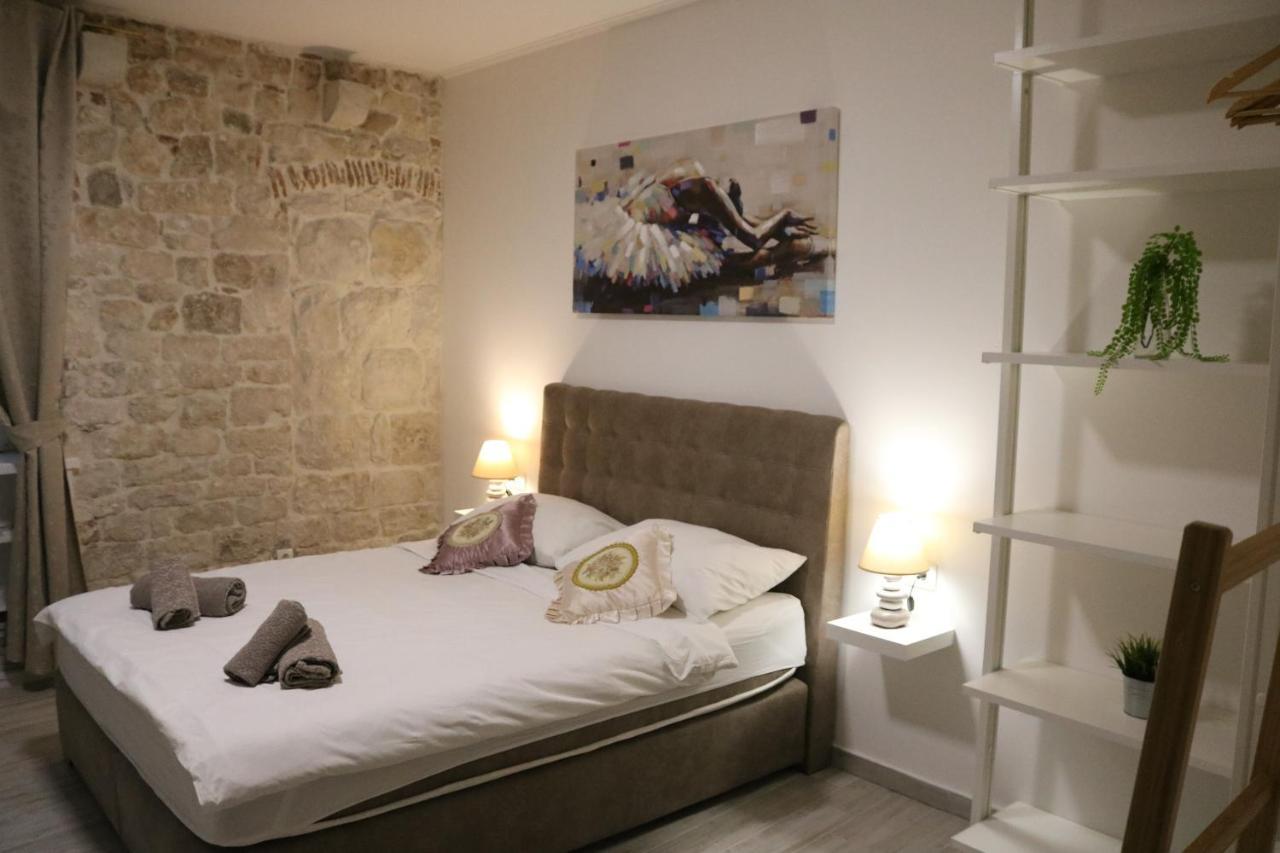 Studios Kadena Trogir - 18Th Century Stone House Εξωτερικό φωτογραφία