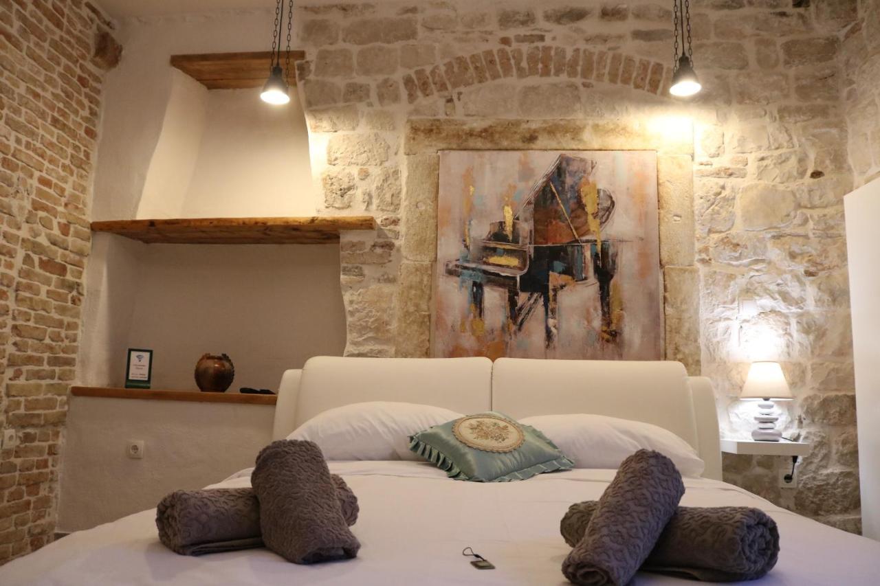 Studios Kadena Trogir - 18Th Century Stone House Εξωτερικό φωτογραφία