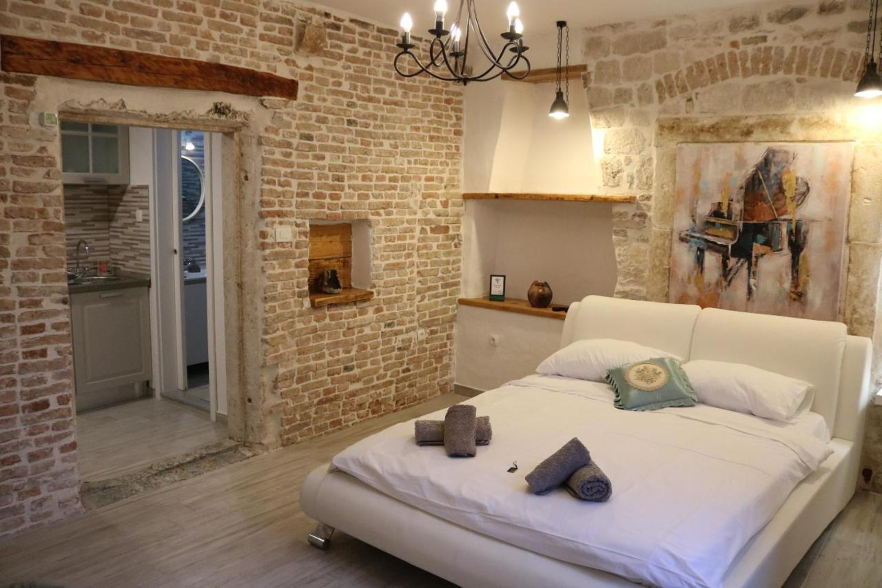 Studios Kadena Trogir - 18Th Century Stone House Εξωτερικό φωτογραφία