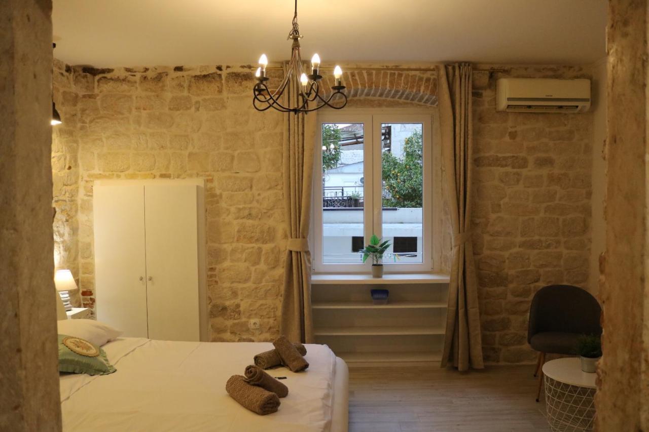 Studios Kadena Trogir - 18Th Century Stone House Εξωτερικό φωτογραφία