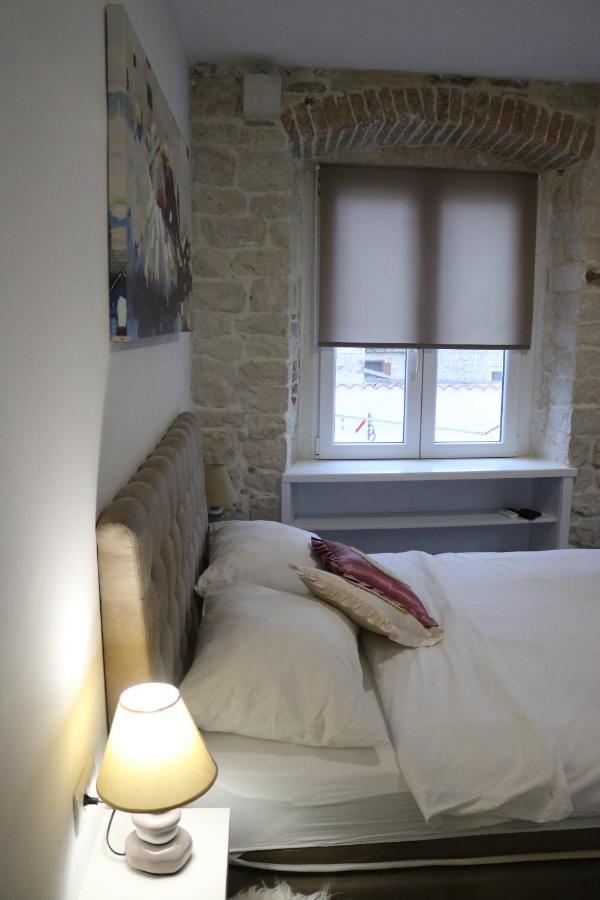 Studios Kadena Trogir - 18Th Century Stone House Εξωτερικό φωτογραφία