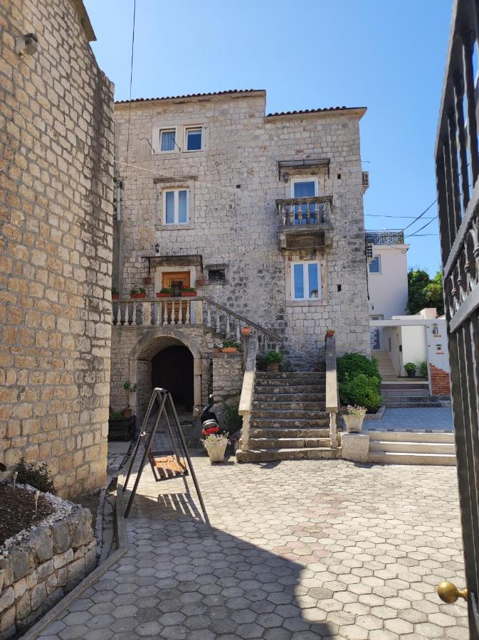 Studios Kadena Trogir - 18Th Century Stone House Εξωτερικό φωτογραφία