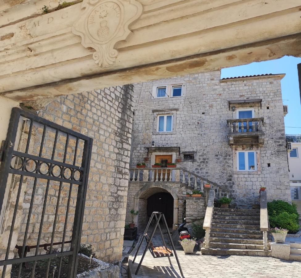 Studios Kadena Trogir - 18Th Century Stone House Εξωτερικό φωτογραφία