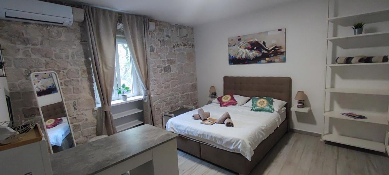 Studios Kadena Trogir - 18Th Century Stone House Εξωτερικό φωτογραφία