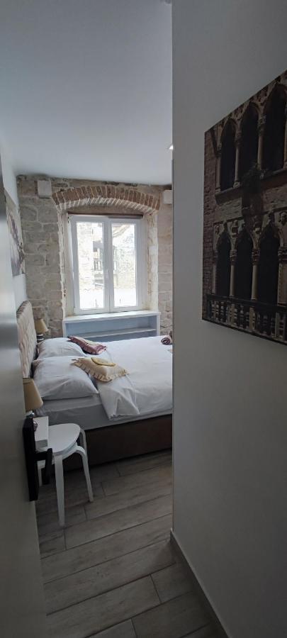 Studios Kadena Trogir - 18Th Century Stone House Εξωτερικό φωτογραφία