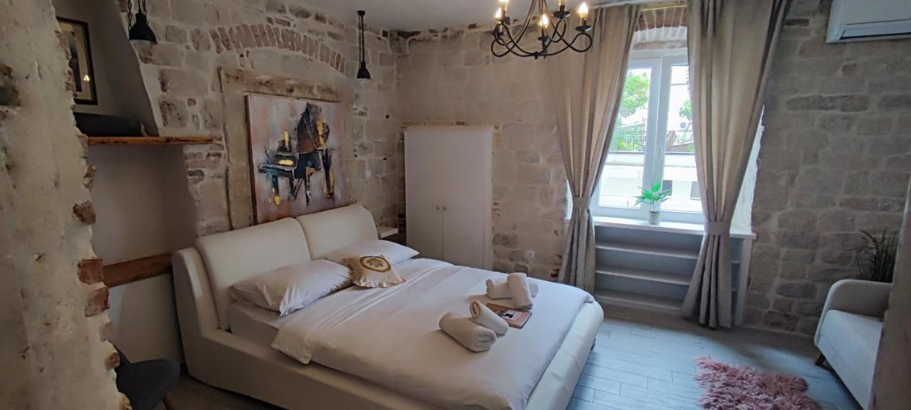 Studios Kadena Trogir - 18Th Century Stone House Εξωτερικό φωτογραφία