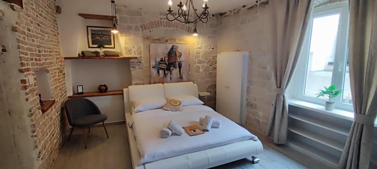 Studios Kadena Trogir - 18Th Century Stone House Εξωτερικό φωτογραφία