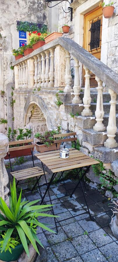 Studios Kadena Trogir - 18Th Century Stone House Εξωτερικό φωτογραφία