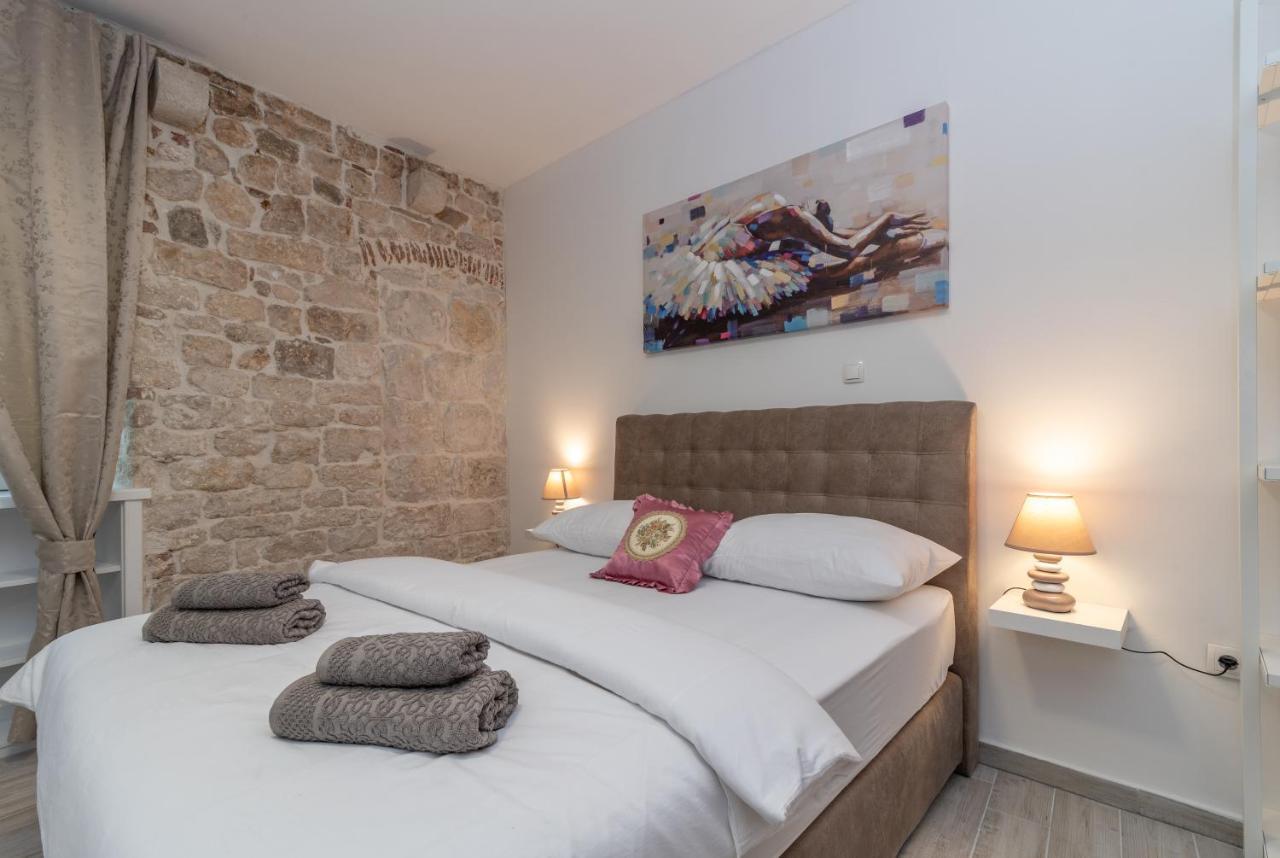 Studios Kadena Trogir - 18Th Century Stone House Εξωτερικό φωτογραφία