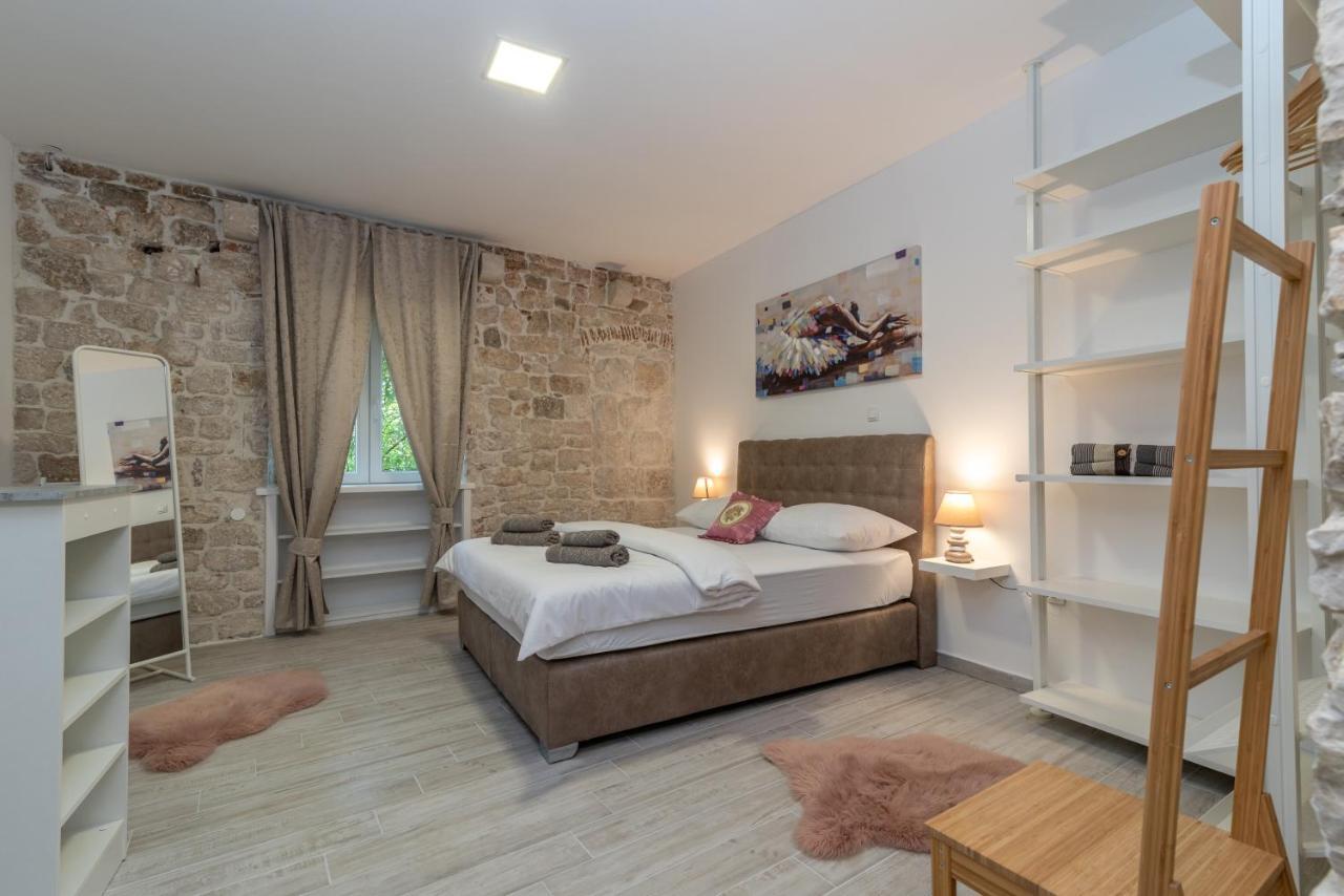 Studios Kadena Trogir - 18Th Century Stone House Εξωτερικό φωτογραφία