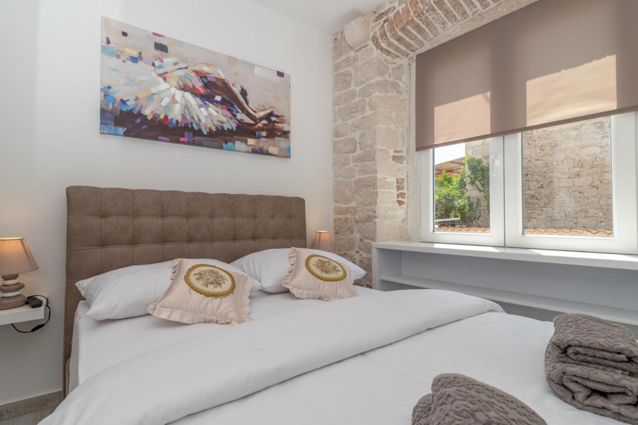 Studios Kadena Trogir - 18Th Century Stone House Εξωτερικό φωτογραφία